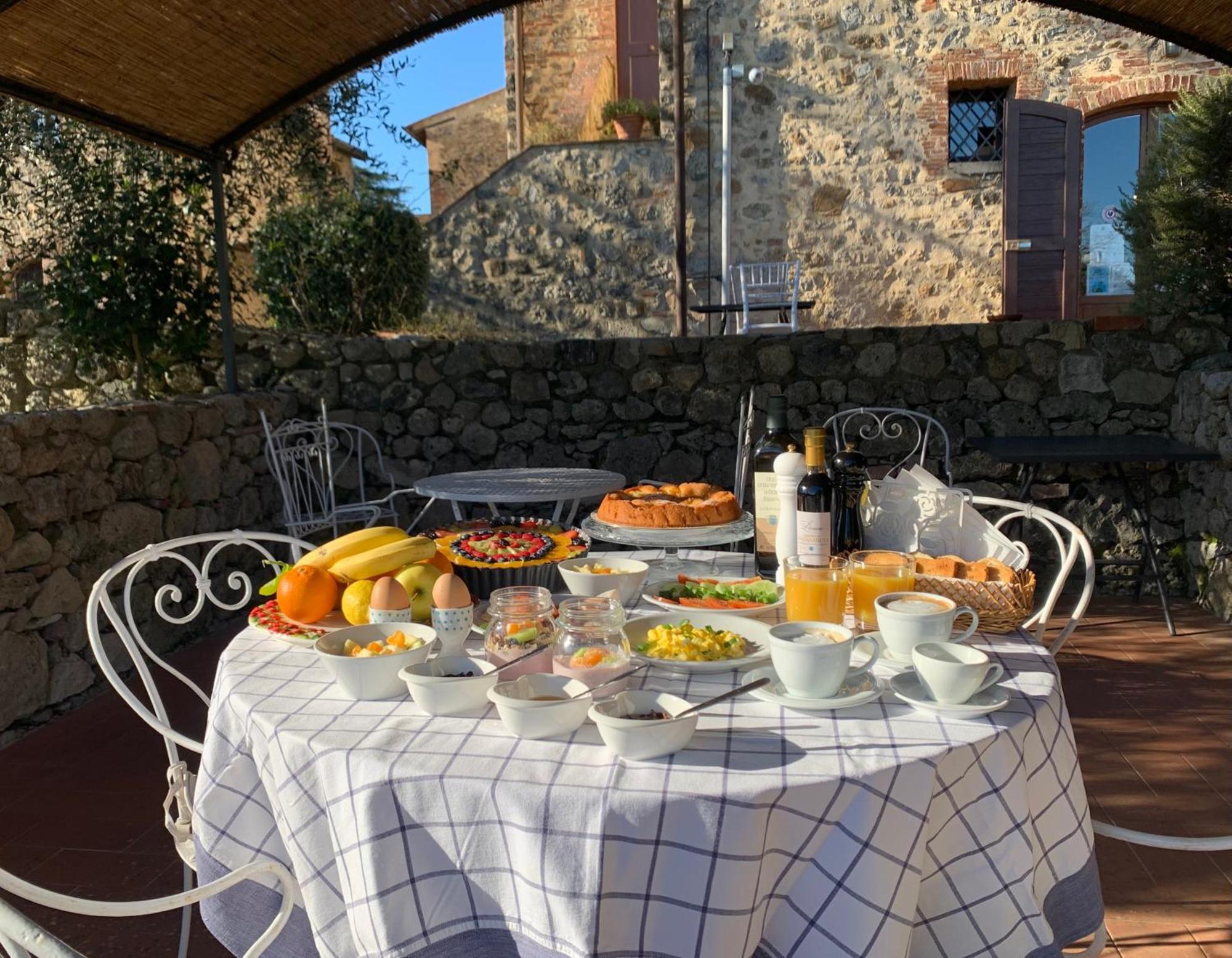 Fattoria Lornano Winery Villa มอนเตริจโจนี ภายนอก รูปภาพ
